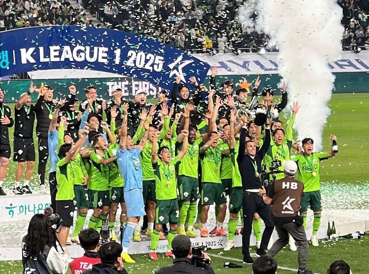 K League 1 champions with Jeonbuk Hyundai Motors