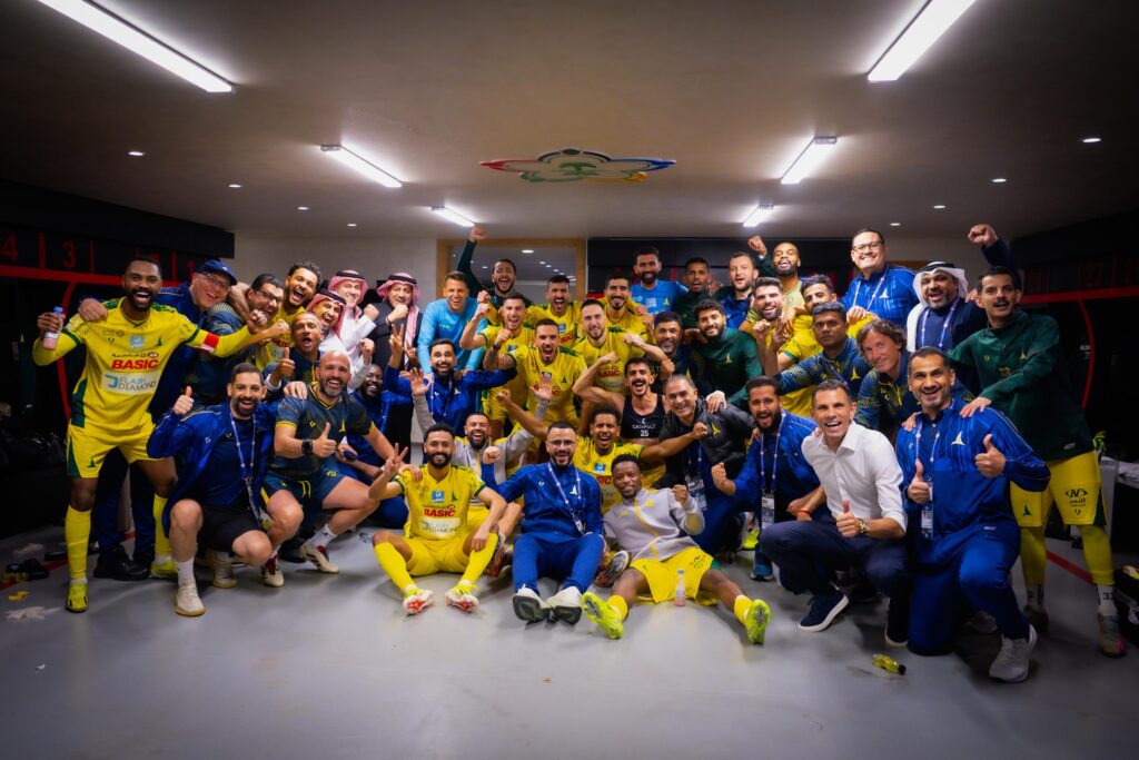 Al Khaleej celebra mantenerse en